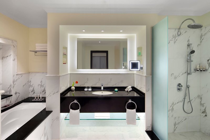 Le Meridien Al Aqah Beach Resort 17