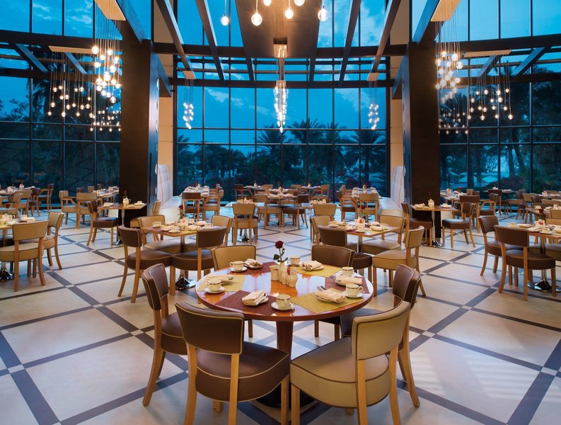 Le Meridien Al Aqah Beach Resort 18