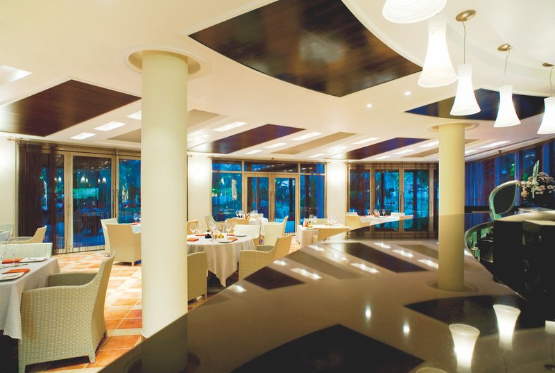 Le Meridien Al Aqah Beach Resort 19