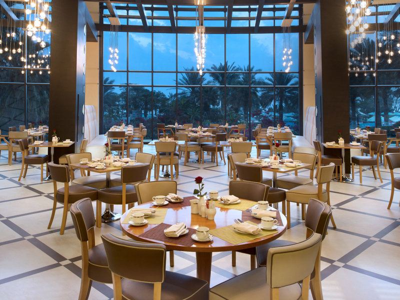 Le Meridien Al Aqah Beach Resort 11