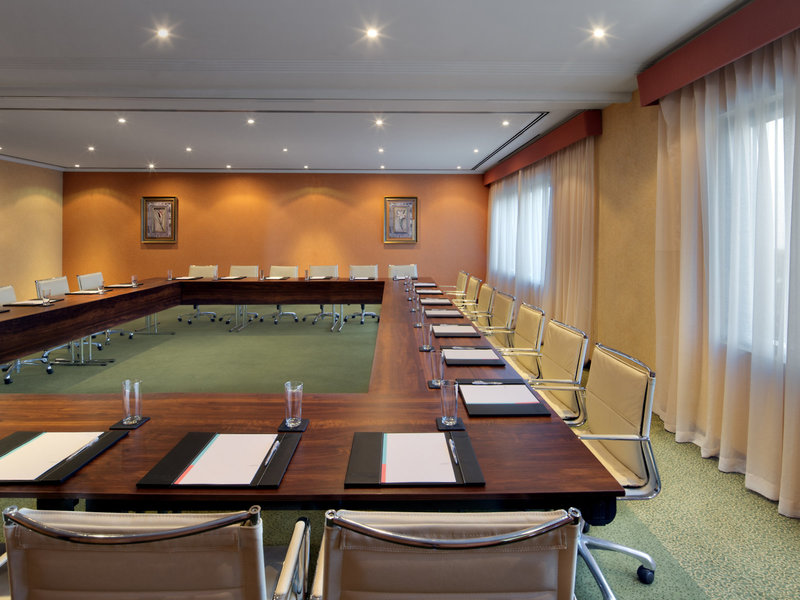 Le Meridien Al Aqah Beach Resort 37