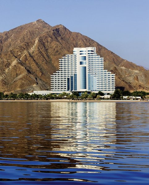 Le Meridien Al Aqah Beach Resort 11