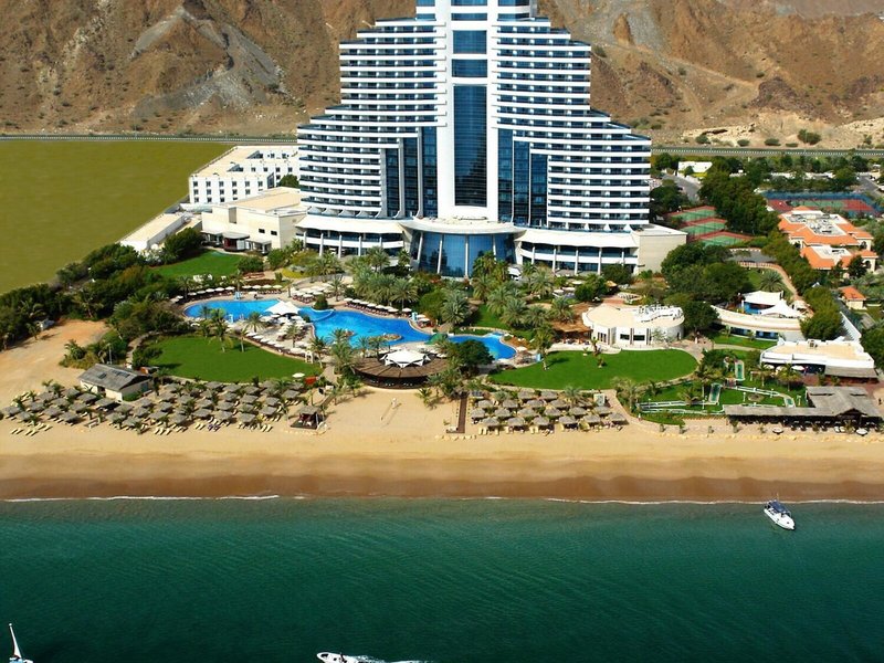 Le Meridien Al Aqah Beach Resort 2