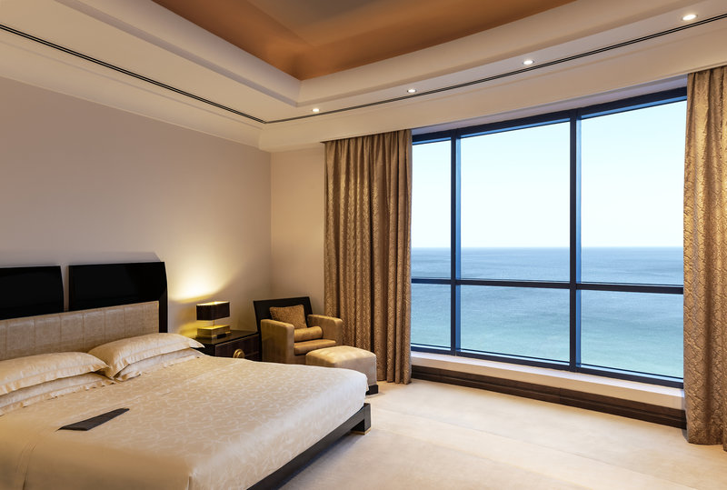 Le Meridien Al Aqah Beach Resort 6