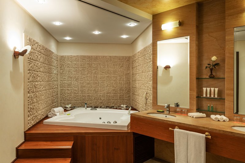 Le Meridien Al Aqah Beach Resort 8