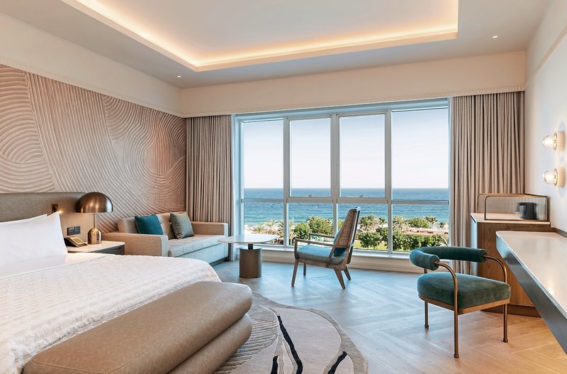 Le Meridien Al Aqah Beach Resort 4