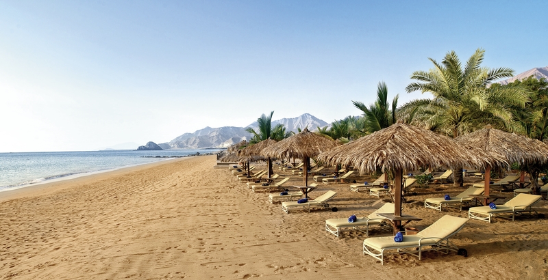 Le Meridien Al Aqah Beach Resort 10