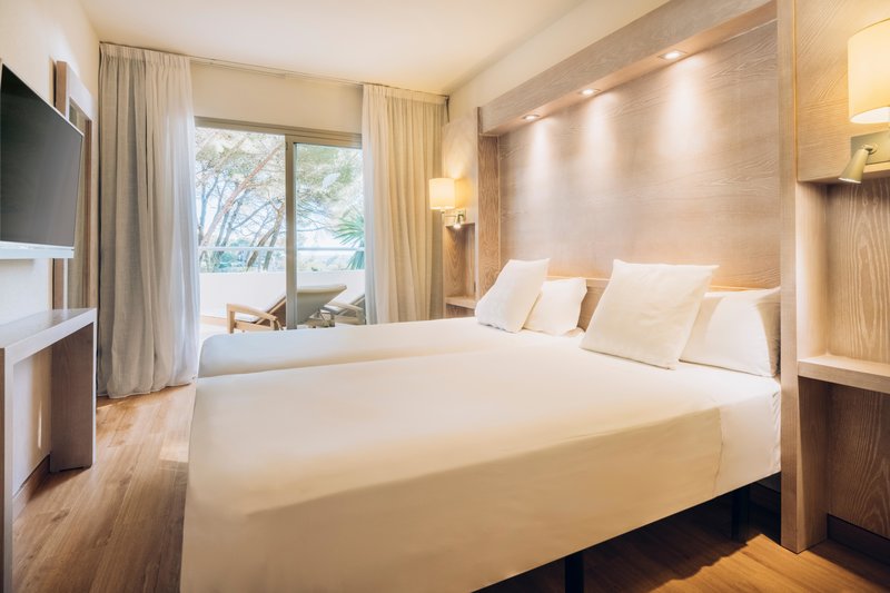 Iberostar Waves Pinos Park 15