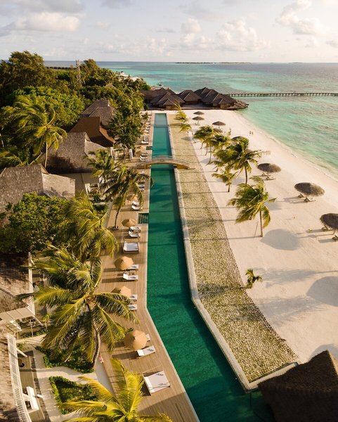 Olhuveli Beach & Spa Resort 9
