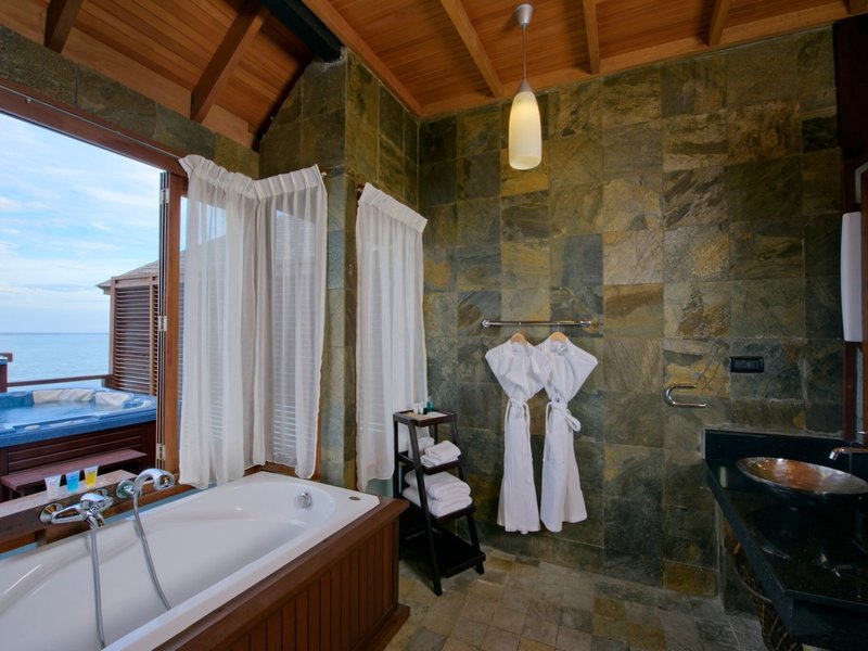 Olhuveli Beach & Spa Resort 41