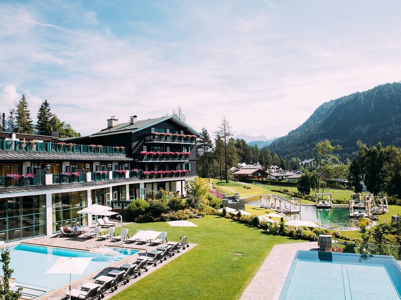 Astoria Resort 4