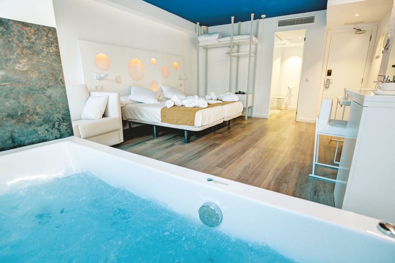 R2 Bahia Cala Ratjada Design Hotel 4