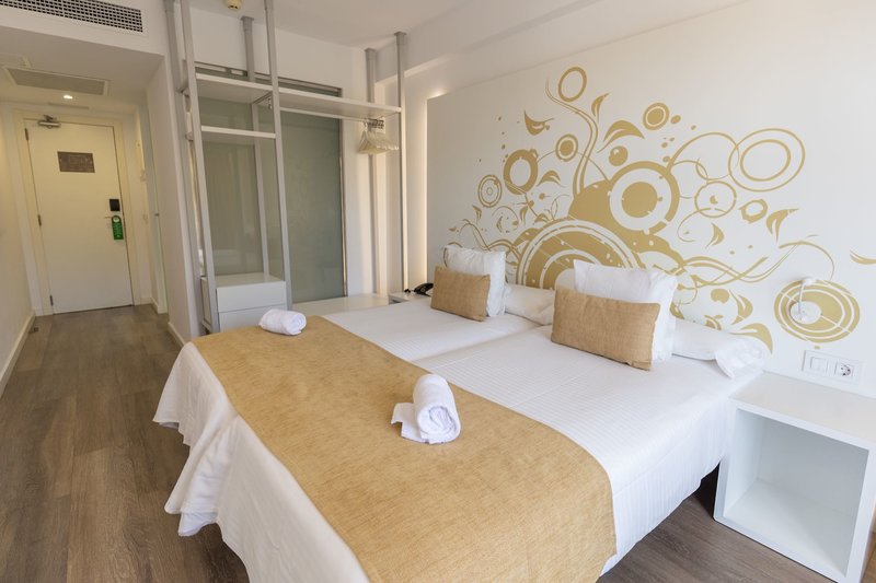 R2 Bahia Cala Ratjada Design Hotel 14