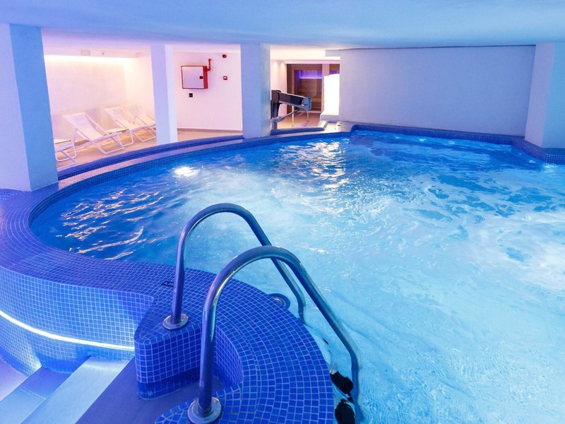 R2 Bahia Cala Ratjada Design Hotel 12