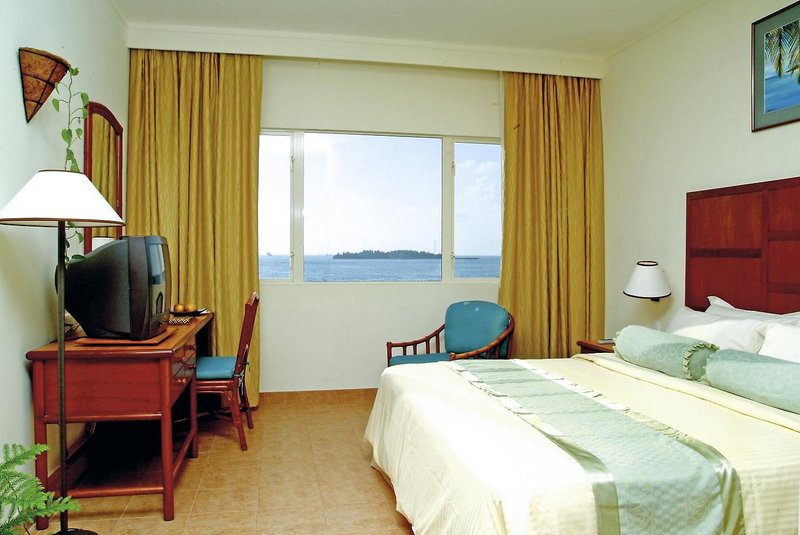 Hulhule Island Hotel 3