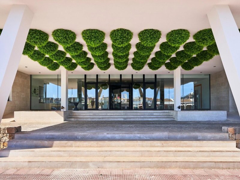 Hotel & Spa S'Entrador Playa  2