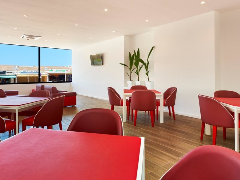 Hotel & Spa S'Entrador Playa  9