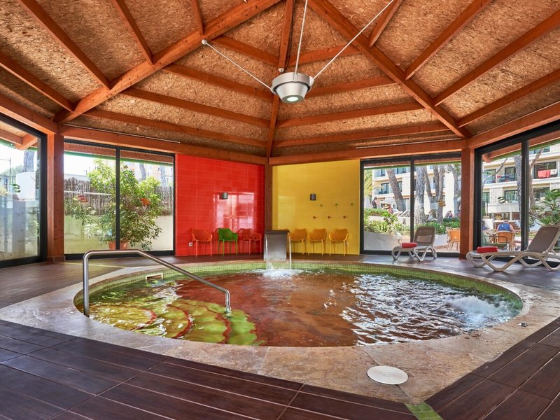 Hotel & Spa S'Entrador Playa  32