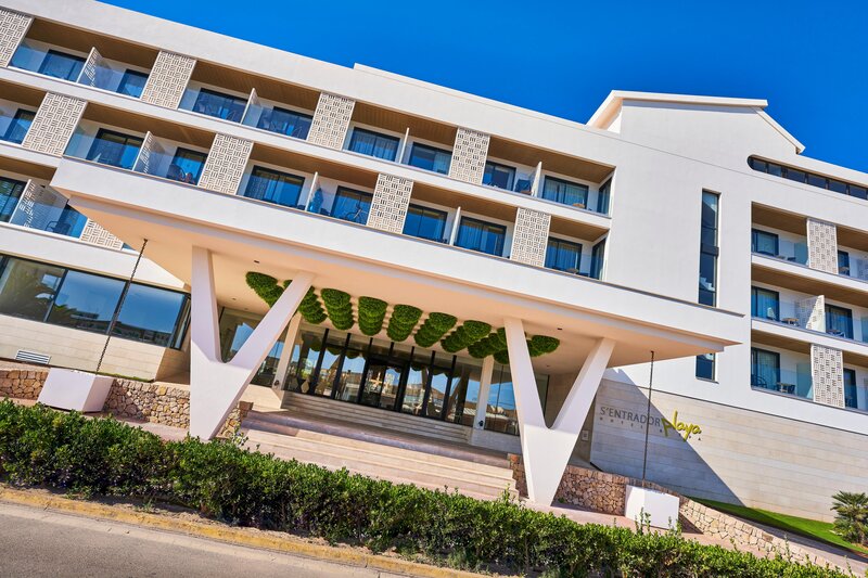 Hotel & Spa S'Entrador Playa  9