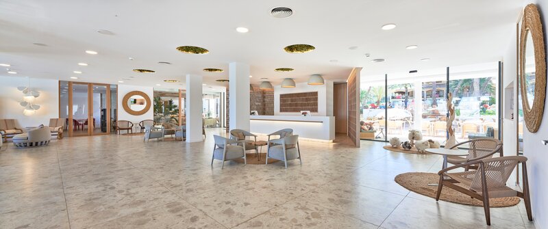 Hotel & Spa S'Entrador Playa  35