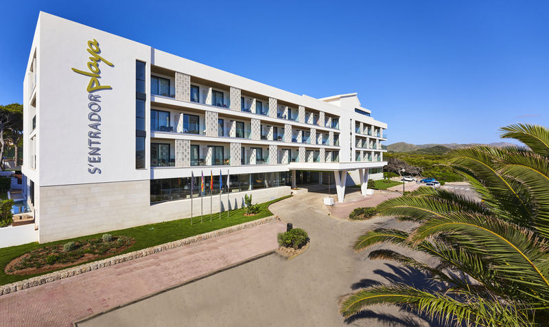 Hotel & Spa S'Entrador Playa  60