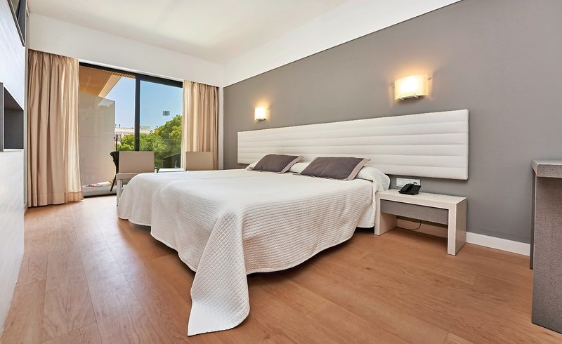 Hotel & Spa S'Entrador Playa  9