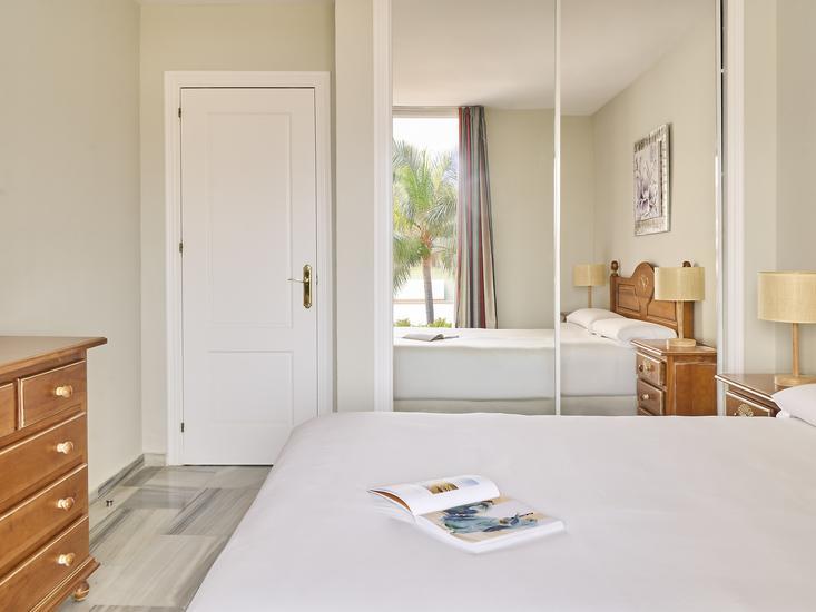 Ona Campanario de Calahonda 2 - Bathroom Example
