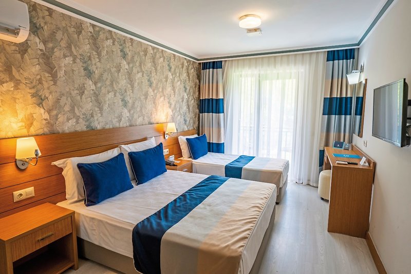 Master Family Club Side  2