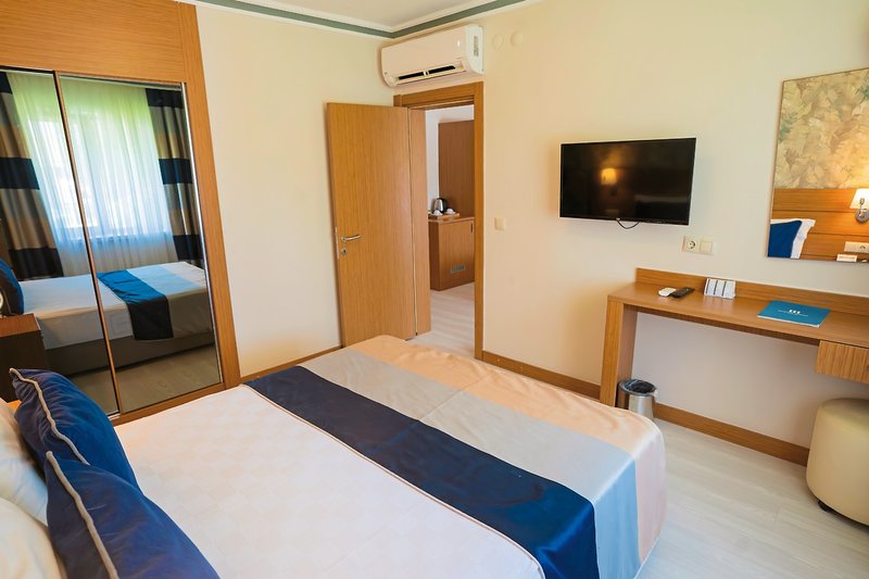 Master Family Club Side  4