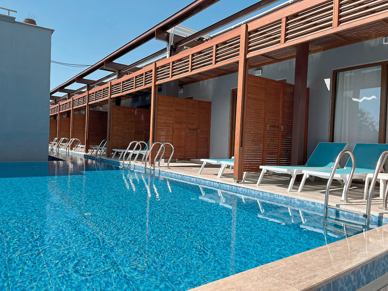 Master Family Club Side  11