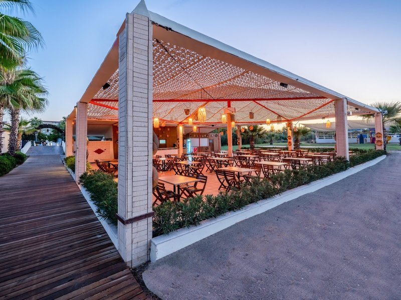 Silence Beach Resort 50 - Restaurant