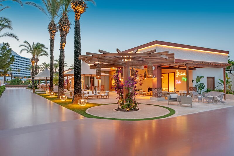 Titanic Beach Lara 8