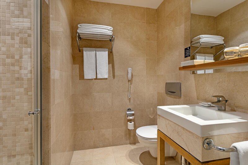 Titanic Beach Lara 15