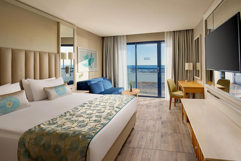 Titanic Beach Lara 26