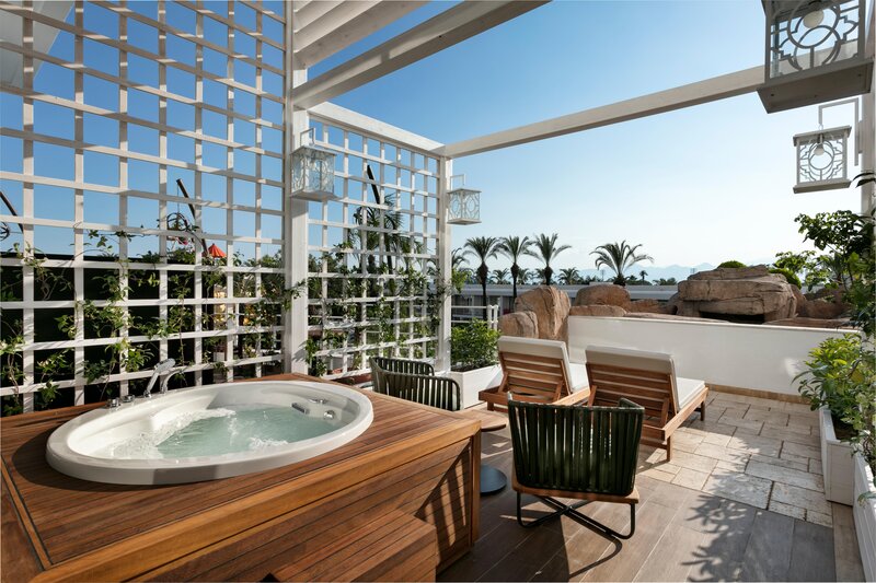 Titanic Beach Lara 50