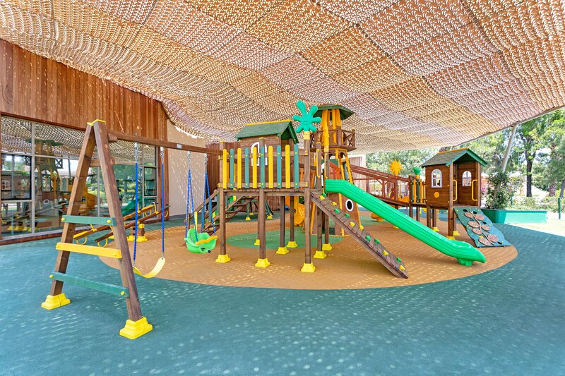 Titanic Beach Lara 67