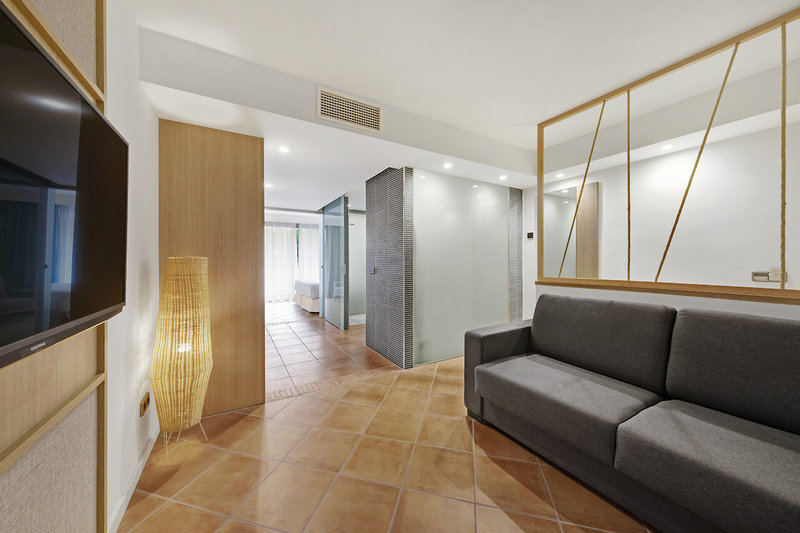 Occidental Cala Vinas 7