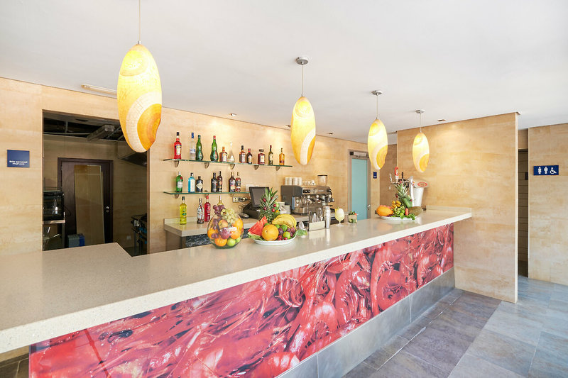 Occidental Cala Vinas 9