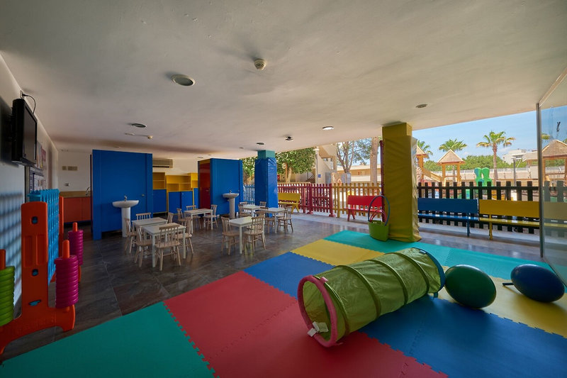 Occidental Cala Vinas 11