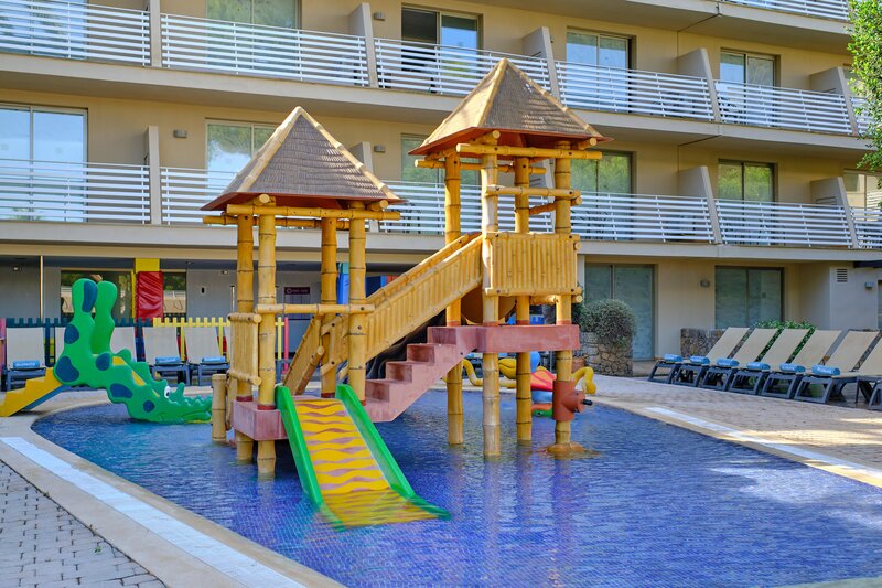 Occidental Cala Vinas 44