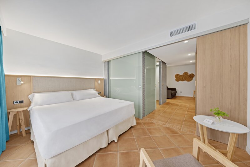 Occidental Cala Vinas 53