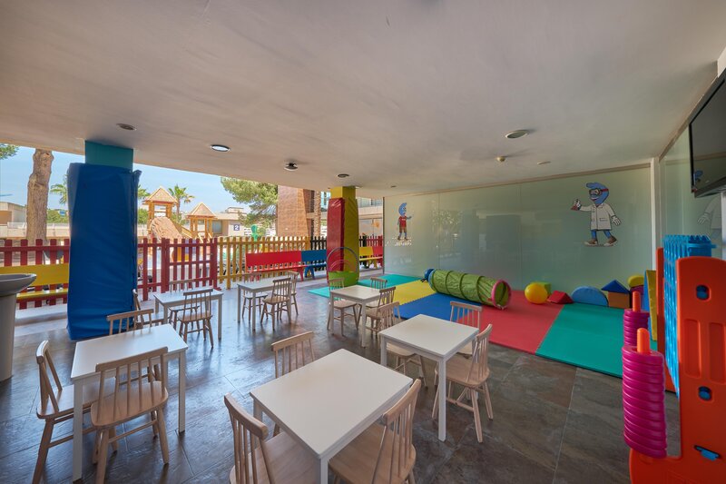 Occidental Cala Vinas 68