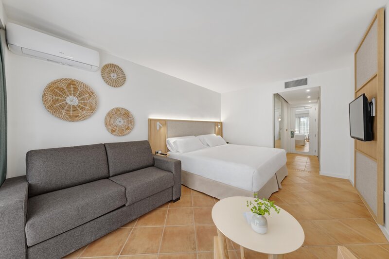 Occidental Cala Vinas 39