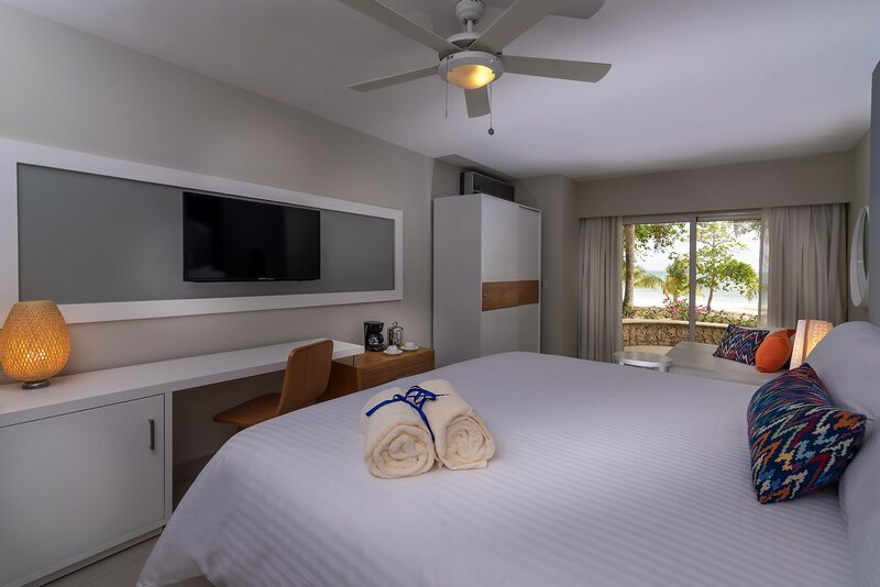 Emotions by Hodelpa Juan Dolio 220