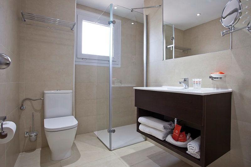 HYB Eurocalas 11 - Bathroom Example