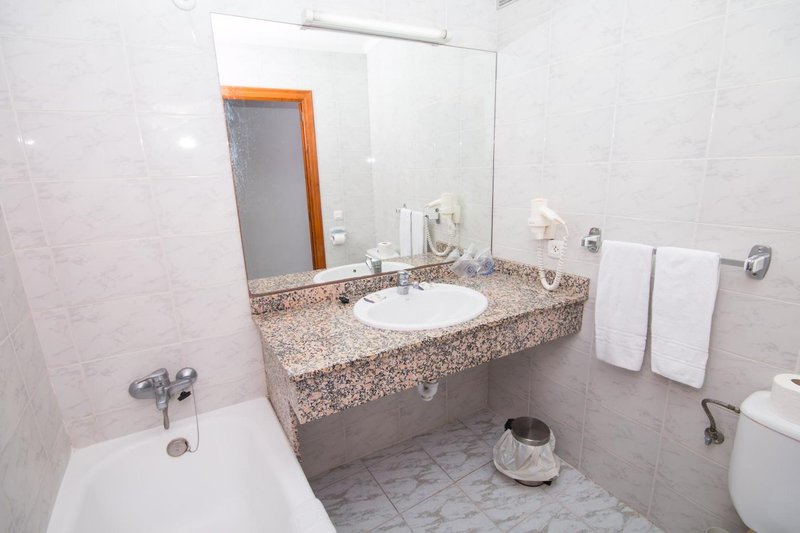 Hotel Amic Can Pastilla 46