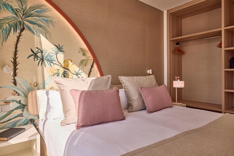 ZAFIRO Alzinar Mar 84