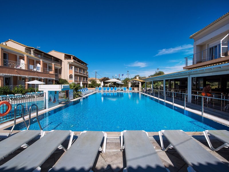 Kavos Plaza Hotel 4