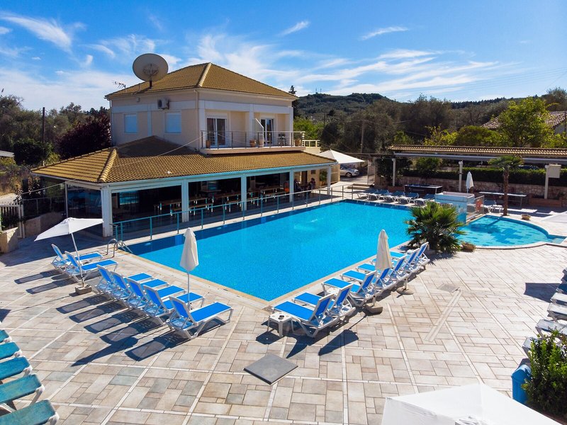 Kavos Plaza Hotel 6