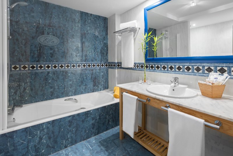 Elba Sara Beach & Golf Resort 20 - Bathroom Example